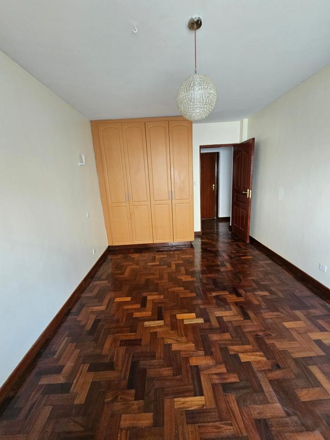 3 Bed Apartment with En Suite at Lavington - 13