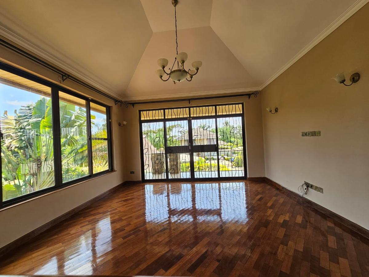 4 Bed Townhouse with En Suite in Ridgeways - 12