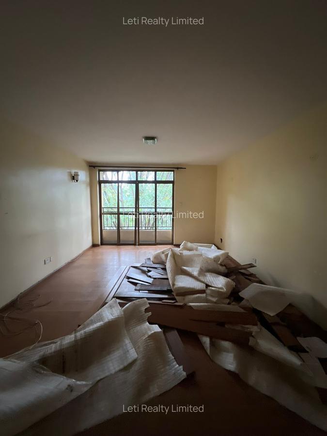 5 Bed Townhouse with En Suite in Lavington - 12