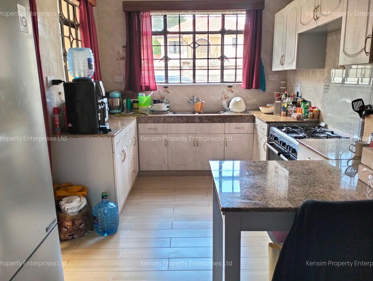 4 Bed Townhouse with En Suite in Lavington - 18