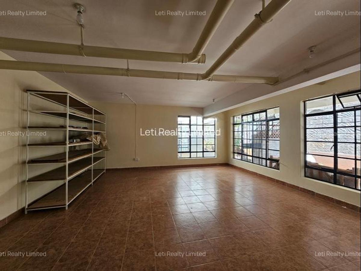 5 Bed Townhouse with En Suite in Lavington - 9