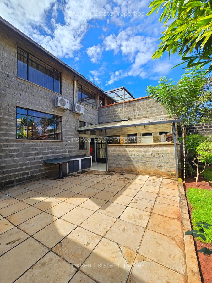 5 Bed Townhouse with En Suite in Westlands Area - 2