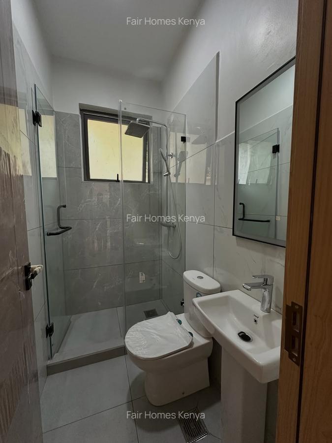 6 Bed Townhouse with En Suite at Lavington Green - 8