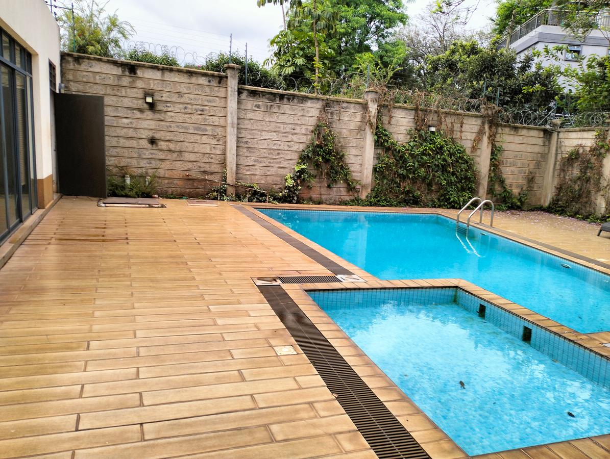 4 Bed Townhouse with En Suite in Lavington - 20