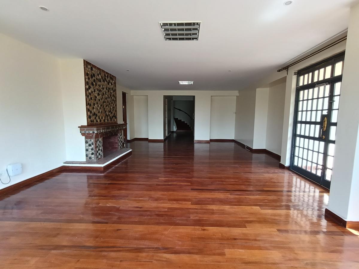 6 Bed House with En Suite in Kitisuru - 12