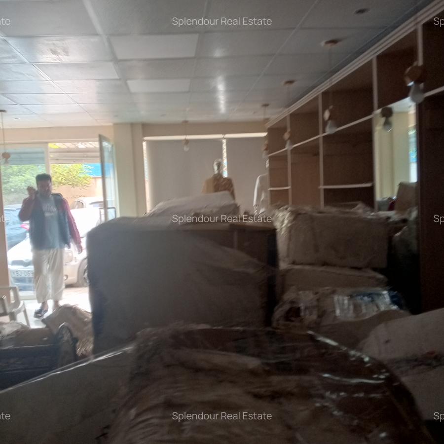 1,200 ft² Commercial Property with Service Charge Included in Parklands - 6