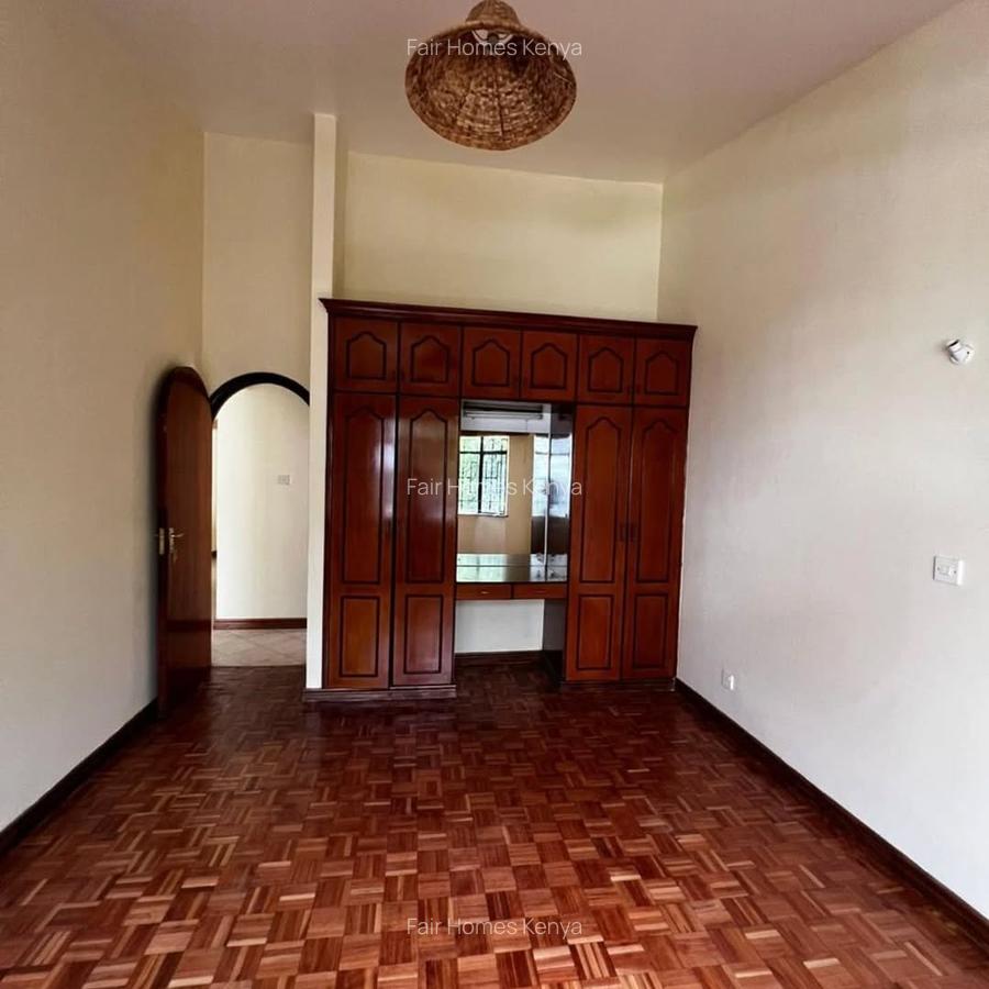 5 Bed Townhouse with En Suite at Riverside Drive - 13