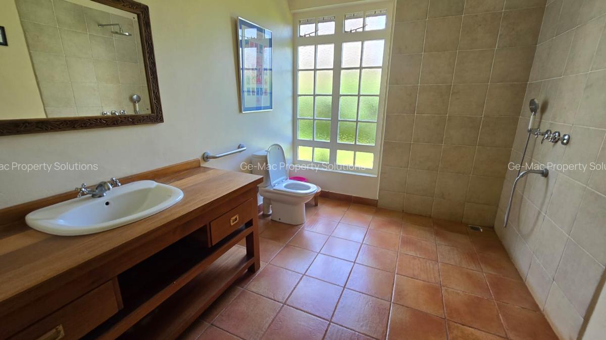 4 Bed House with En Suite in Runda - 4