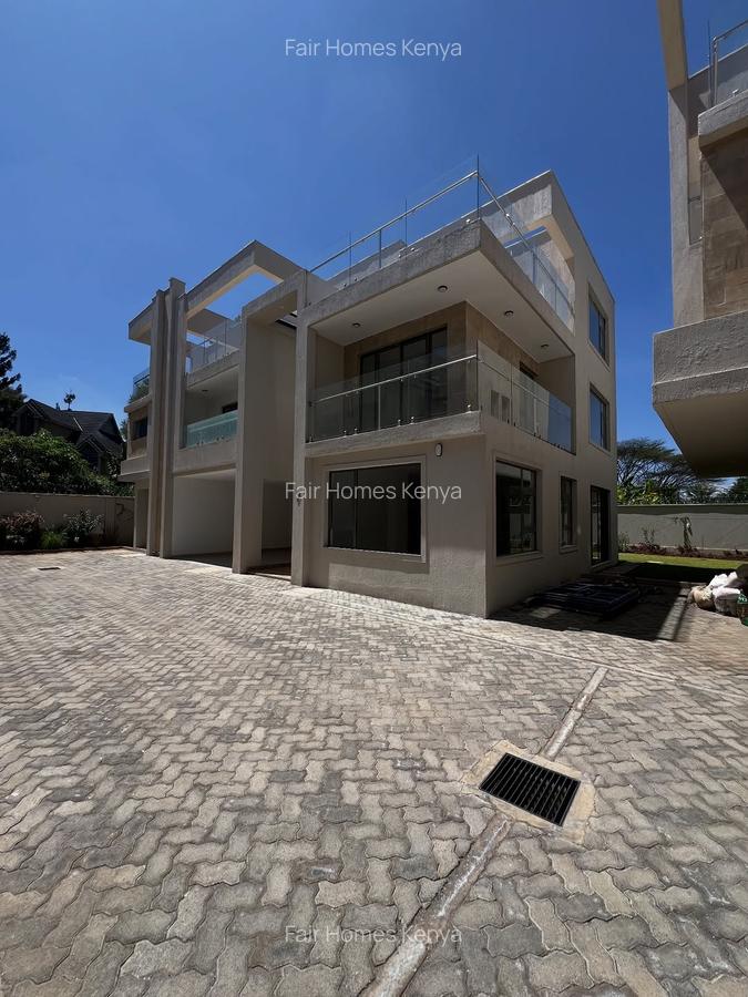 6 Bed Townhouse with En Suite at Lavington Green - 7
