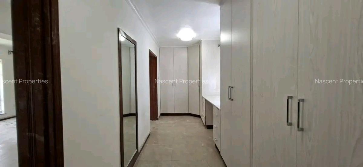 4 Bed House with En Suite in Runda - 14