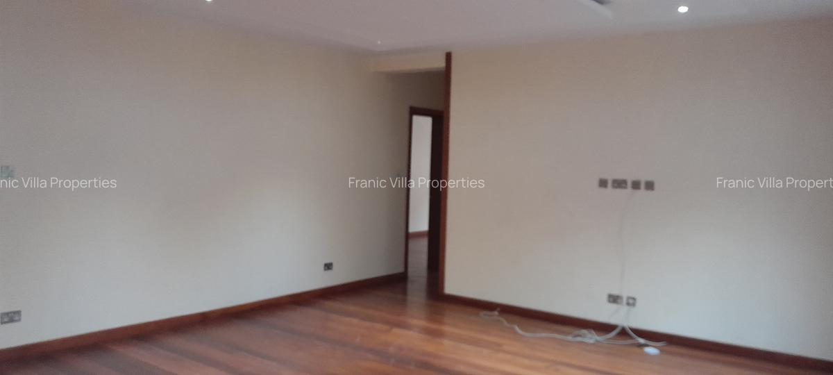 6 Bed House with En Suite at Nyari Central - 2