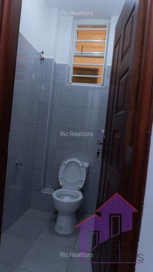 Serviced 3 Bed Apartment with En Suite at Acacia Road - 18