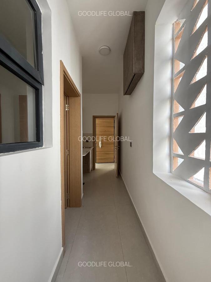 3 Bed Apartment with En Suite at Brookside - 8