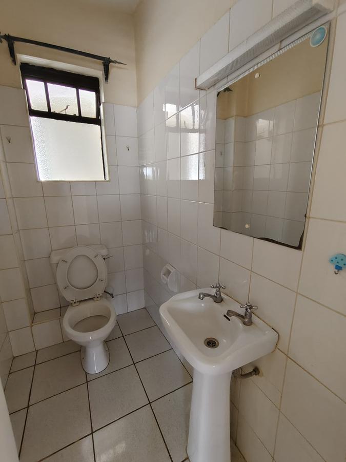 Serviced 4 Bed Apartment with En Suite in Westlands Area - 9