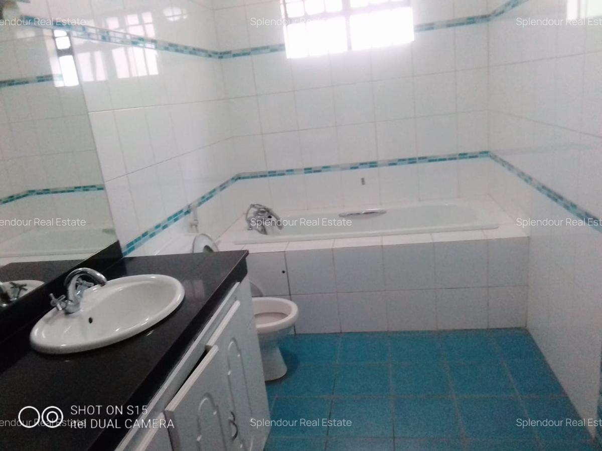 Furnished 3 Bed Apartment with En Suite in Brookside - 12