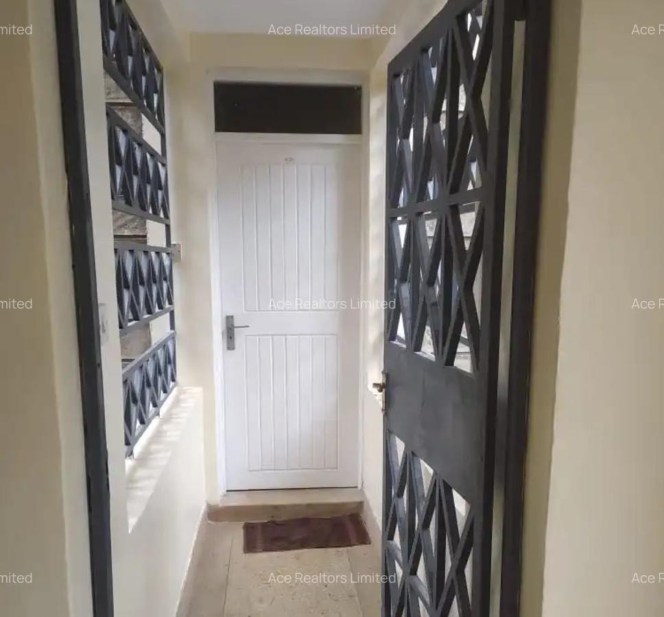 3 Bed Apartment with En Suite at Embakasi - 6