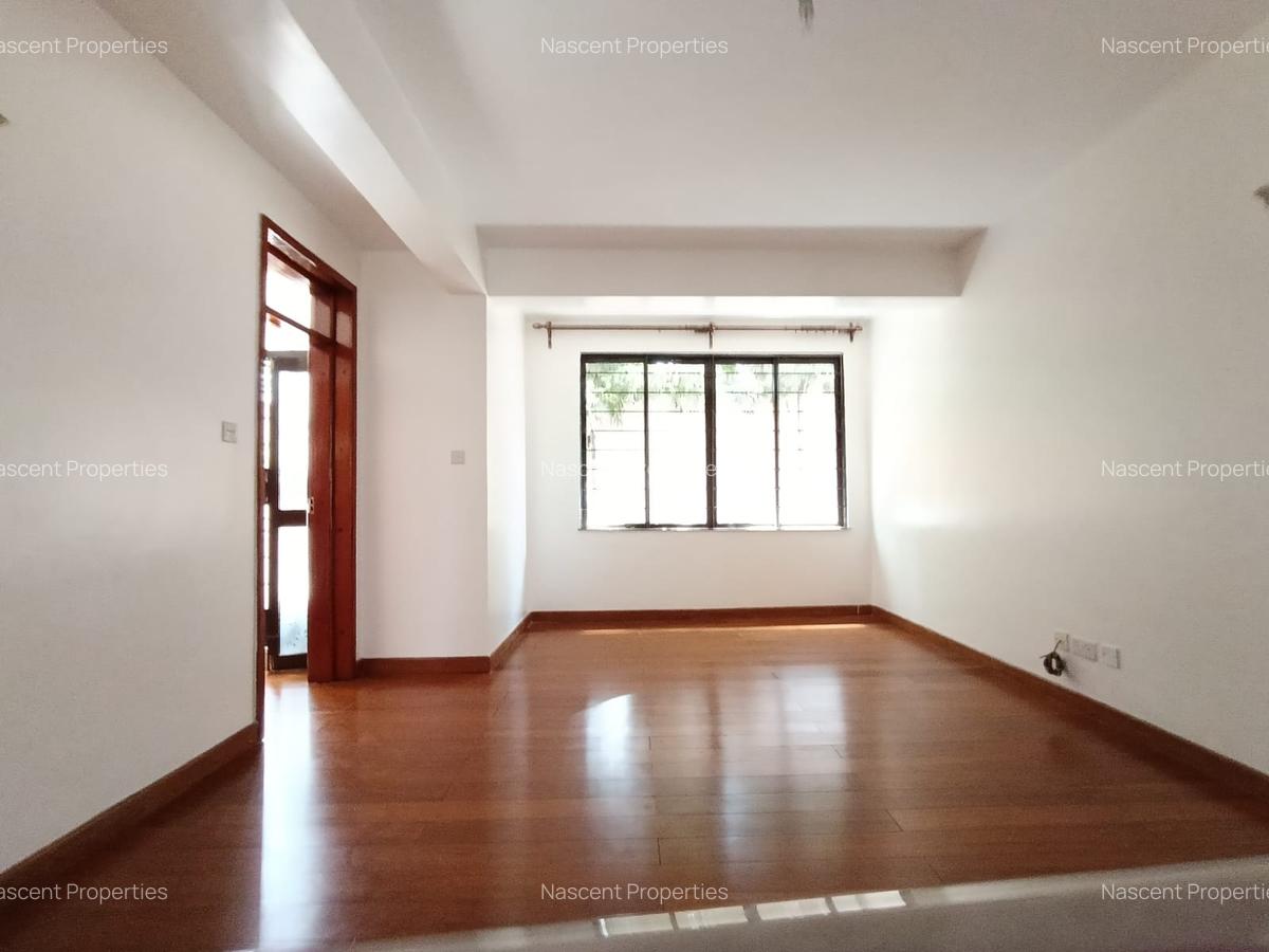 5 Bed Townhouse with En Suite in Lavington - 7