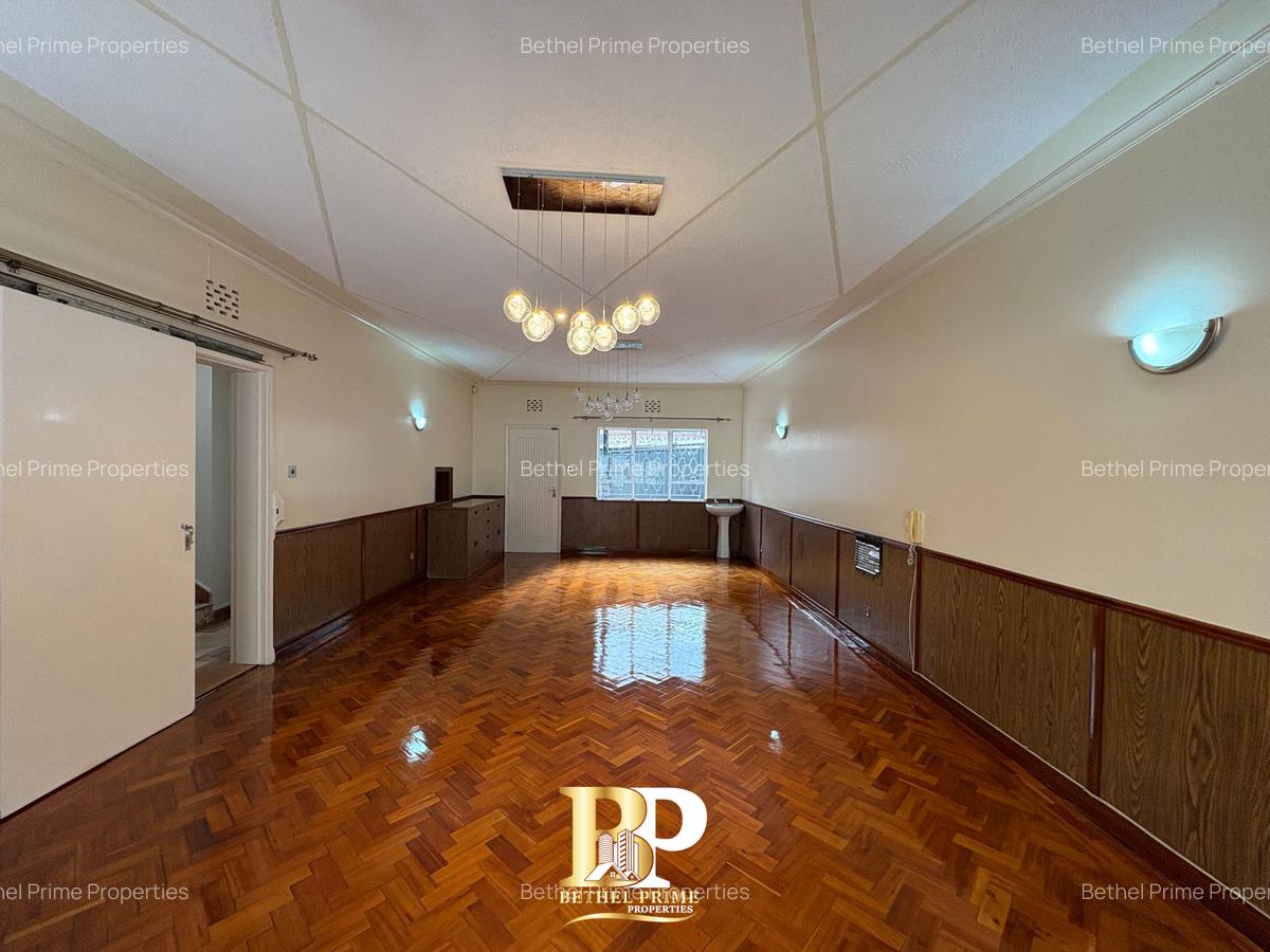 4 Bed Apartment with En Suite in Riverside - 6