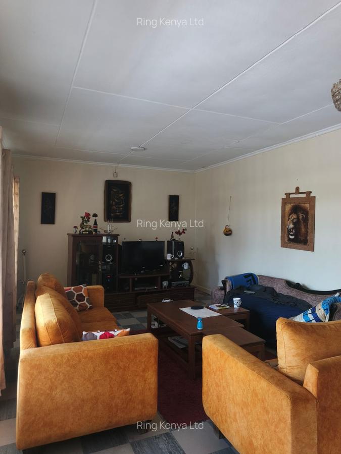 5 Bed House with Garden in Ridgeways - 7