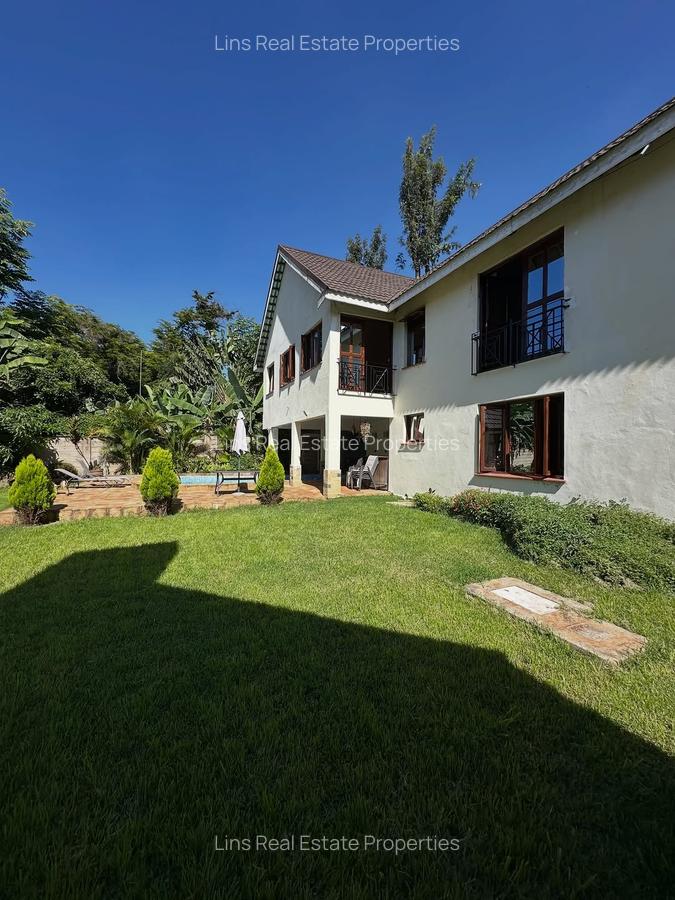 7 Bed House with En Suite in Ridgeways - 18