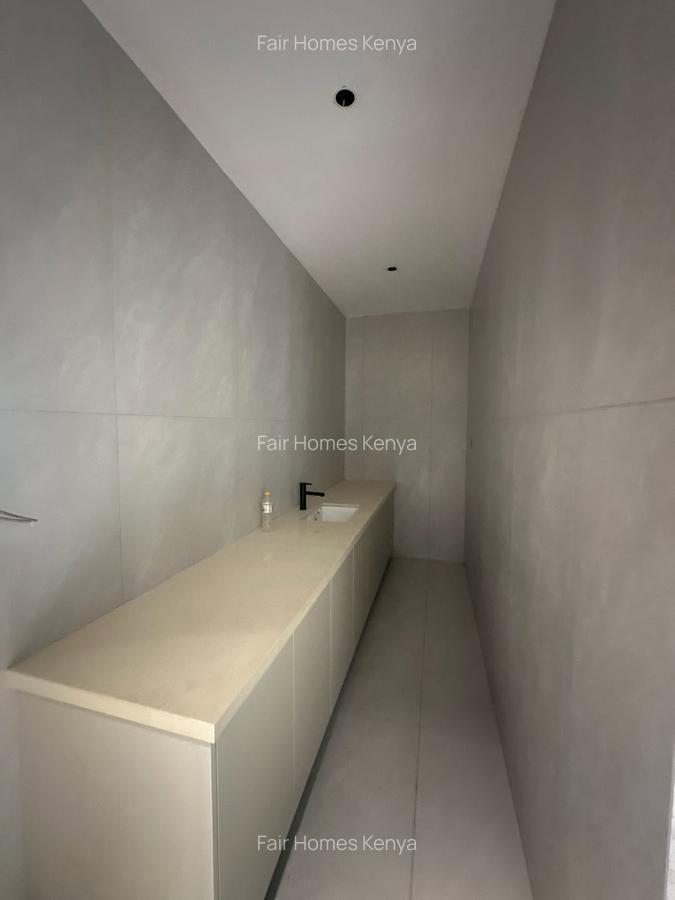 5 Bed Townhouse with En Suite at Lavington Green - 6