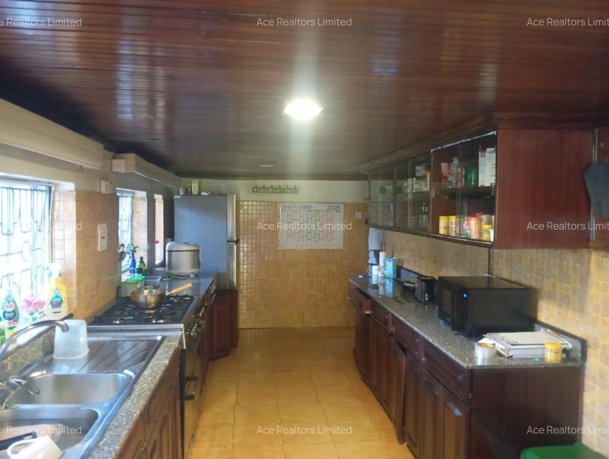 6 Bed House with En Suite at Old Muthaiga Golf Club - 18