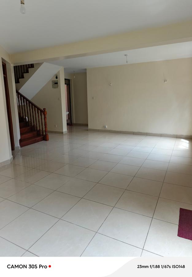 4 Bed Townhouse with En Suite at Lavington - 10