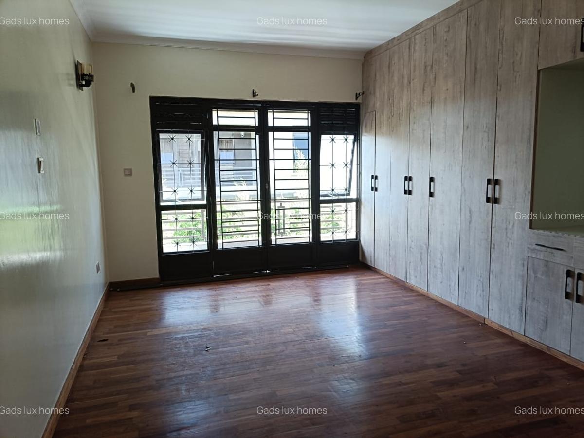 4 Bed Townhouse with En Suite at Runda - 3