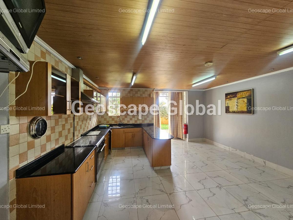 3 Bed House with En Suite in Runda - 3