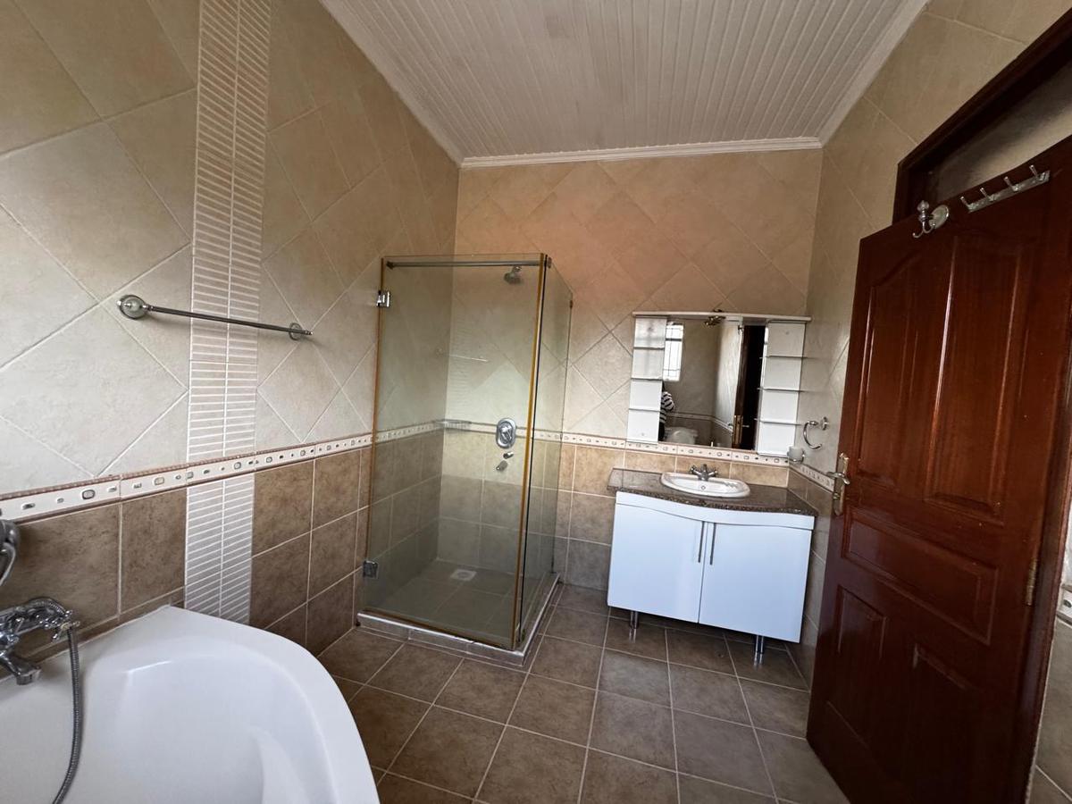 4 Bed Townhouse with En Suite in Westlands Area - 12