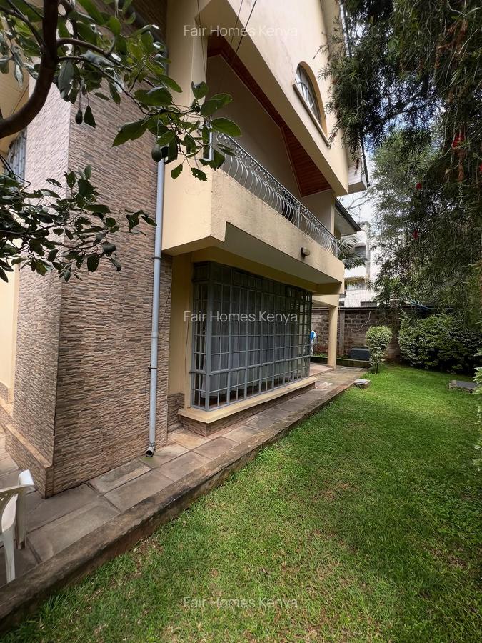 5 Bed Townhouse with En Suite at Lavington Green - 1