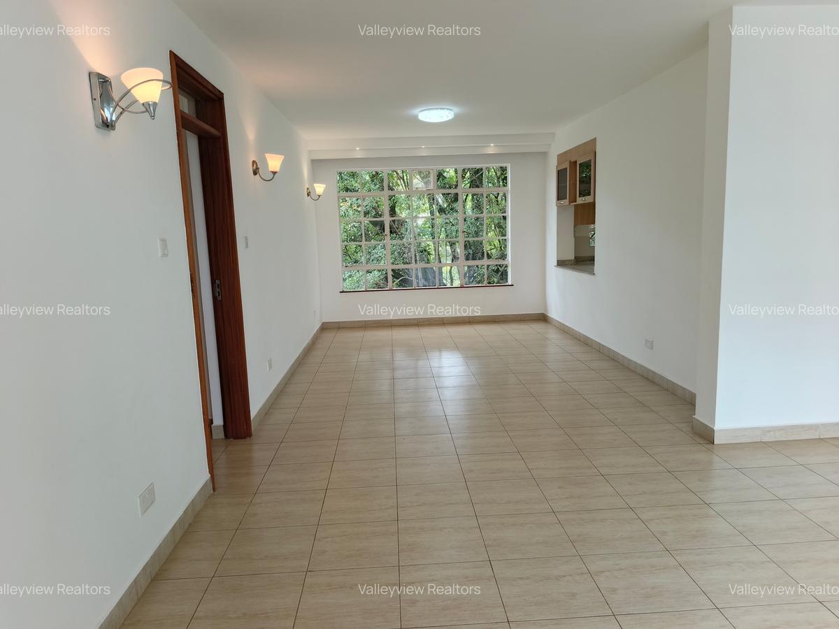 3 Bed Apartment with En Suite at Lavington - 15