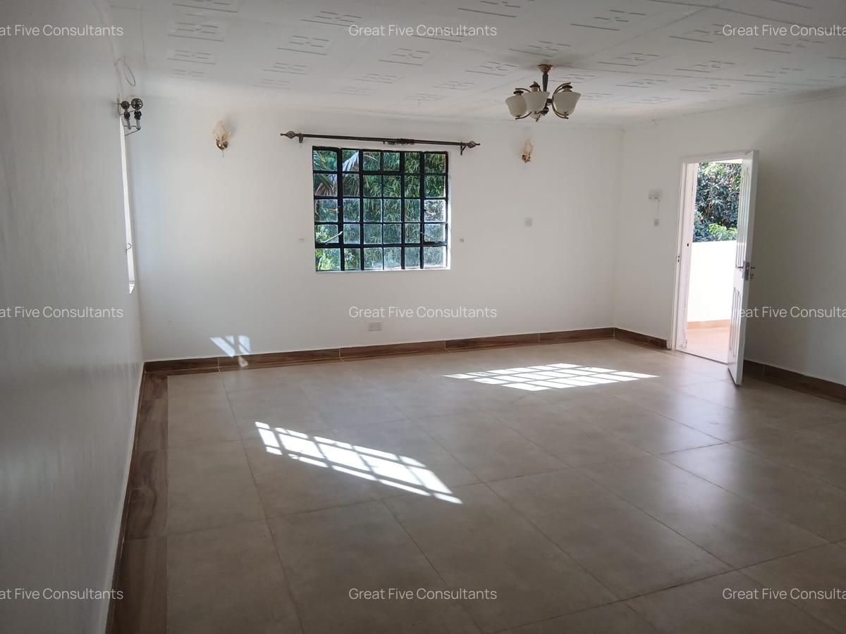 5 Bed Villa with En Suite in Nyari - 7