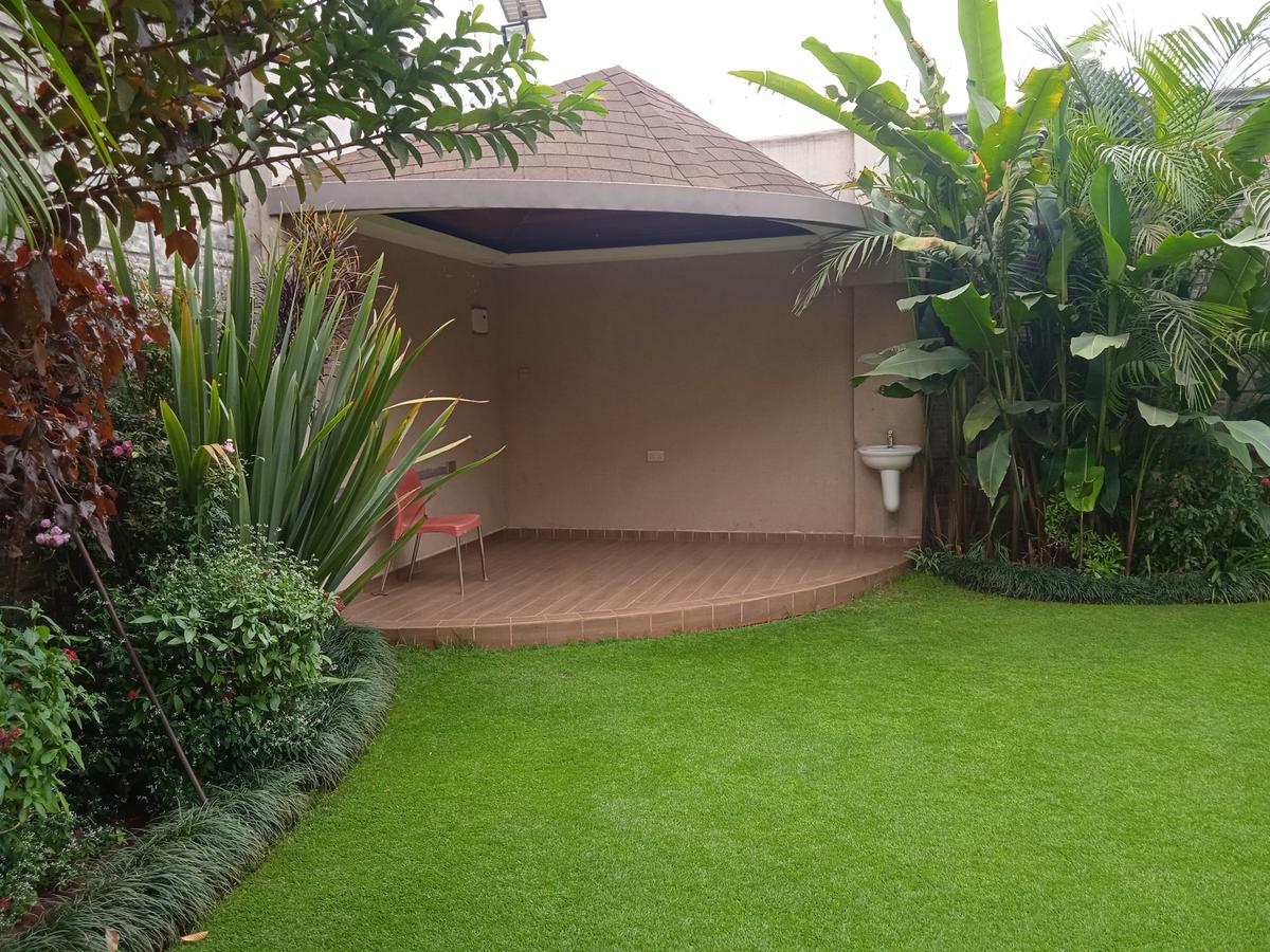 4 Bed House with En Suite in Runda - 16