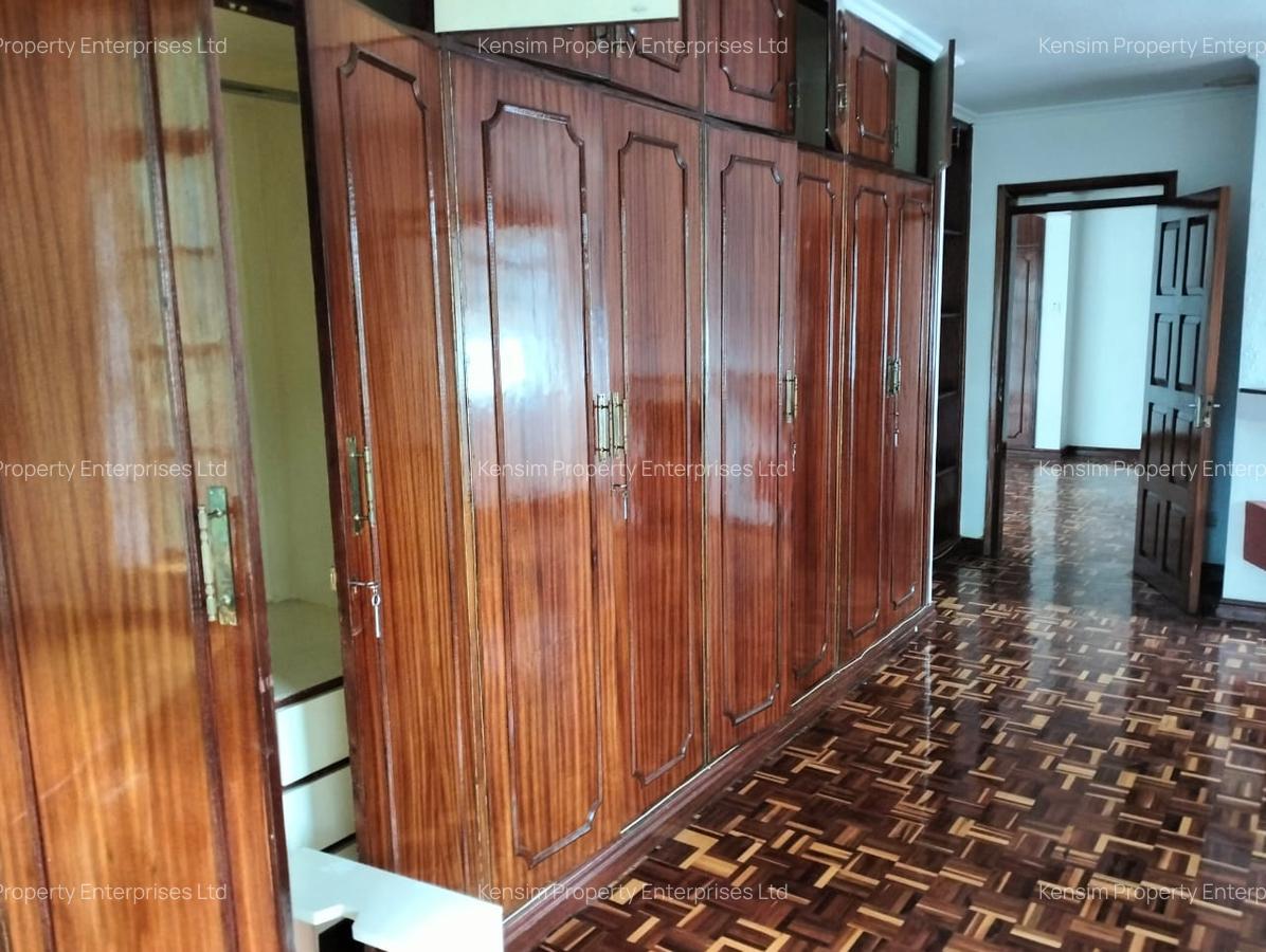 4 Bed Townhouse with En Suite in Lavington - 11