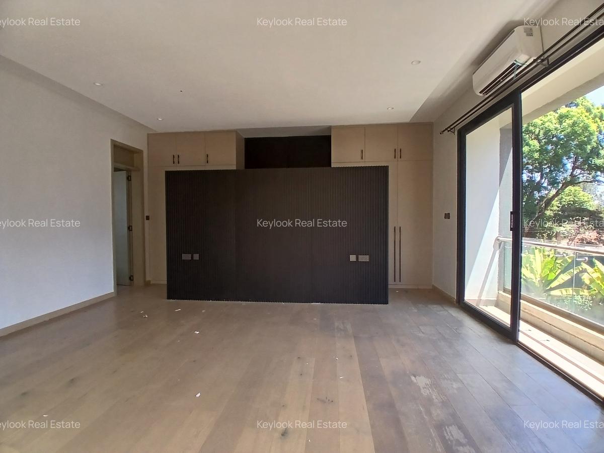 4 Bed Townhouse with En Suite at Lavington Green - 12