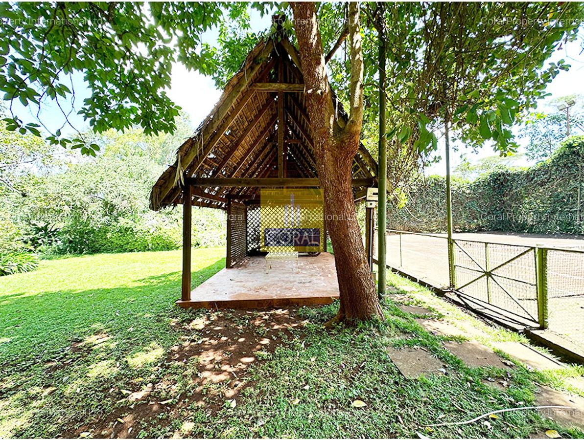 5 Bed House in Rosslyn - 9