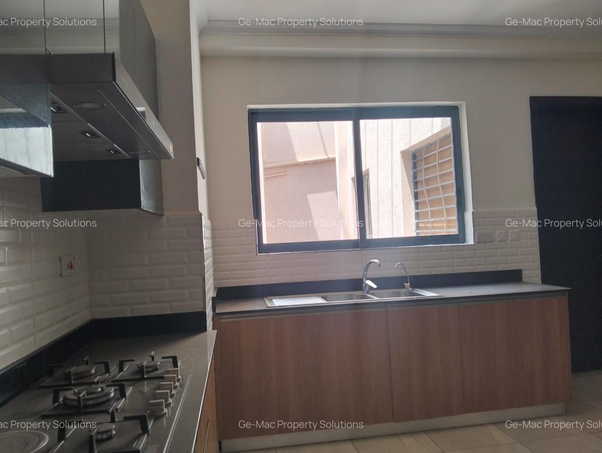3 Bed Apartment with En Suite in Lavington - 8