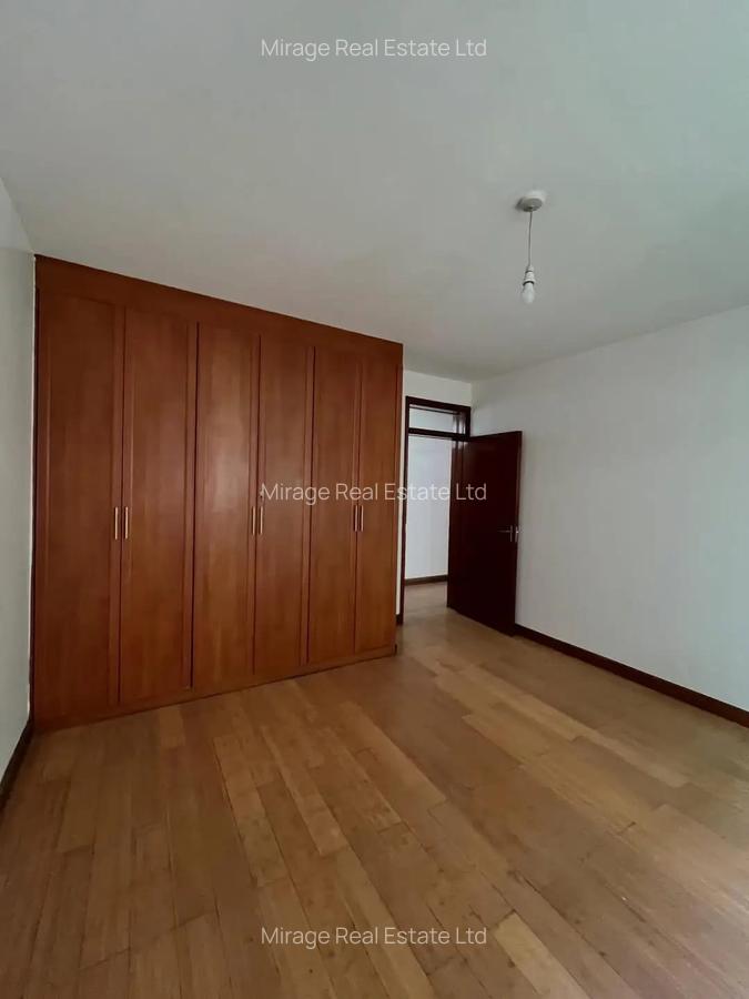 3 Bed Apartment with En Suite in Kilimani - 4