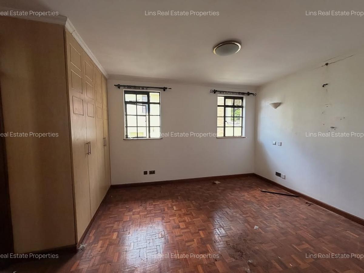 5 Bed Townhouse with En Suite in Lavington - 13