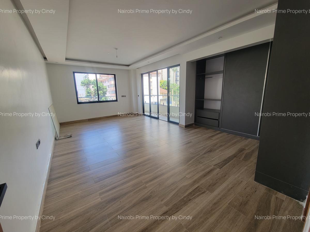 Serviced 5 Bed Apartment with En Suite at 3Rd Avenue - 6