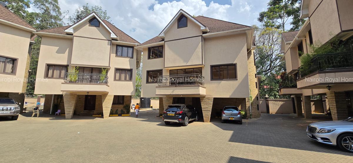 5 Bed Townhouse with En Suite at Lavington Green - 1