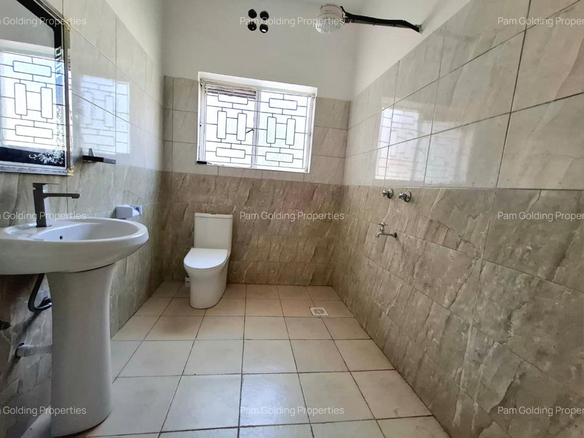 6 Bed House at Ridgeways Drive - 7