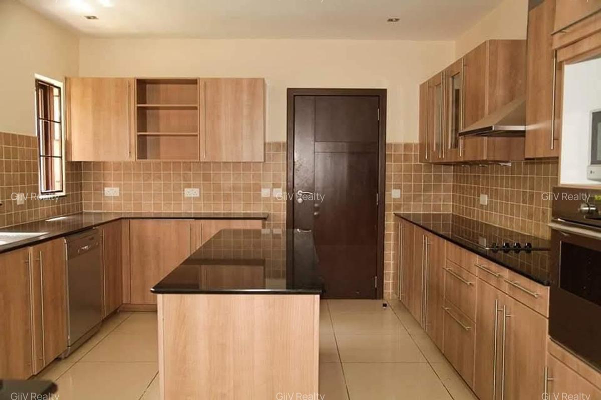 3 Bed Apartment with En Suite in Riverside - 9