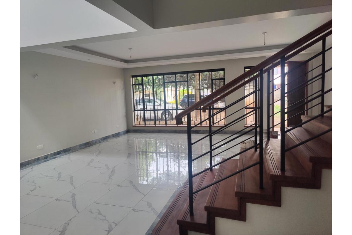 4 Bed Townhouse with En Suite in Parklands - 3
