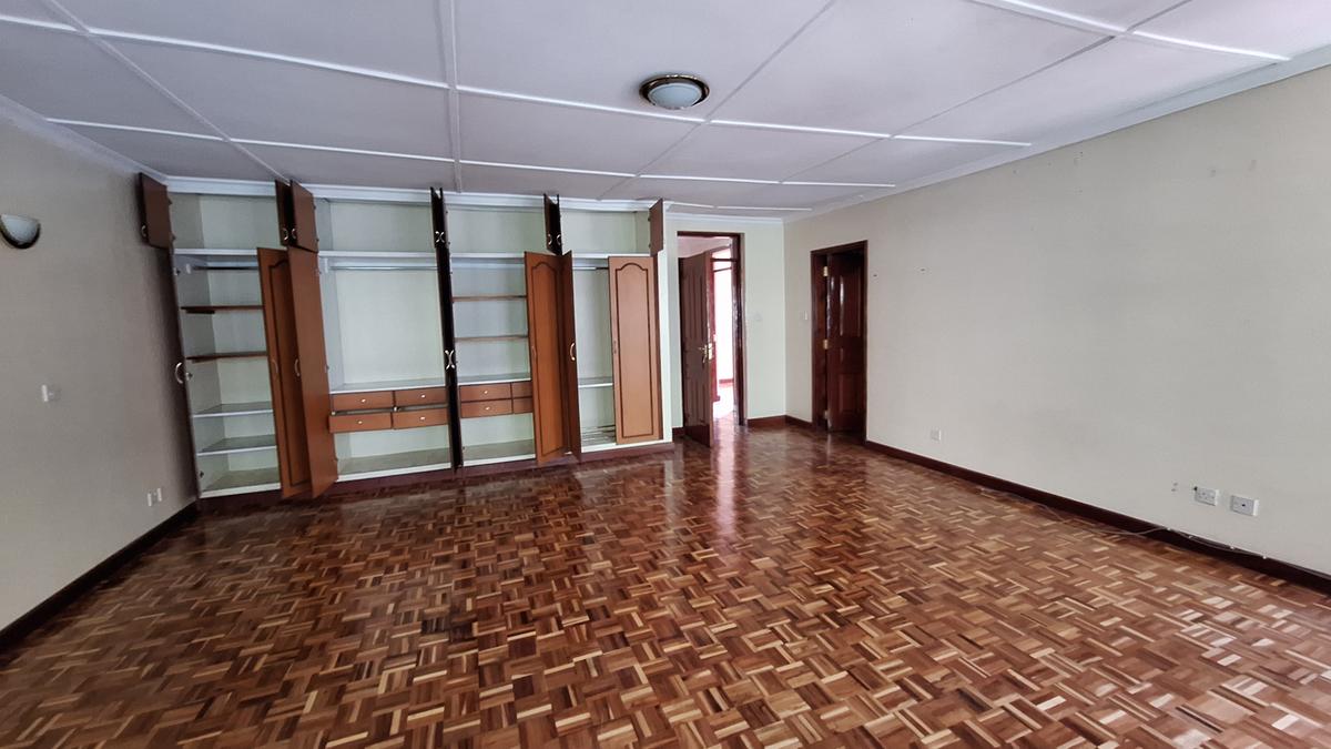 4 Bed Townhouse with En Suite in Lavington - 7