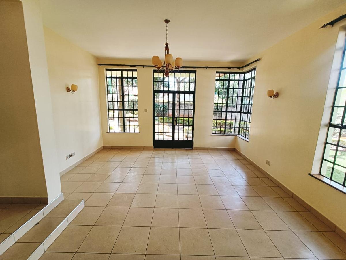 5 Bed House with En Suite in Lavington - 5