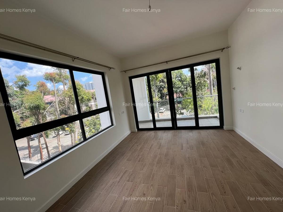 2 Bed Apartment with En Suite at Valley Arcade - 4