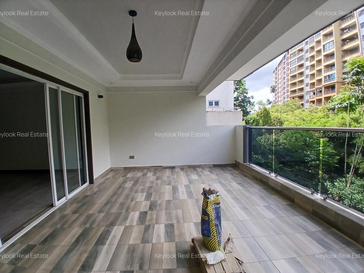 3 Bed Apartment with En Suite at Riverside Drive - 4