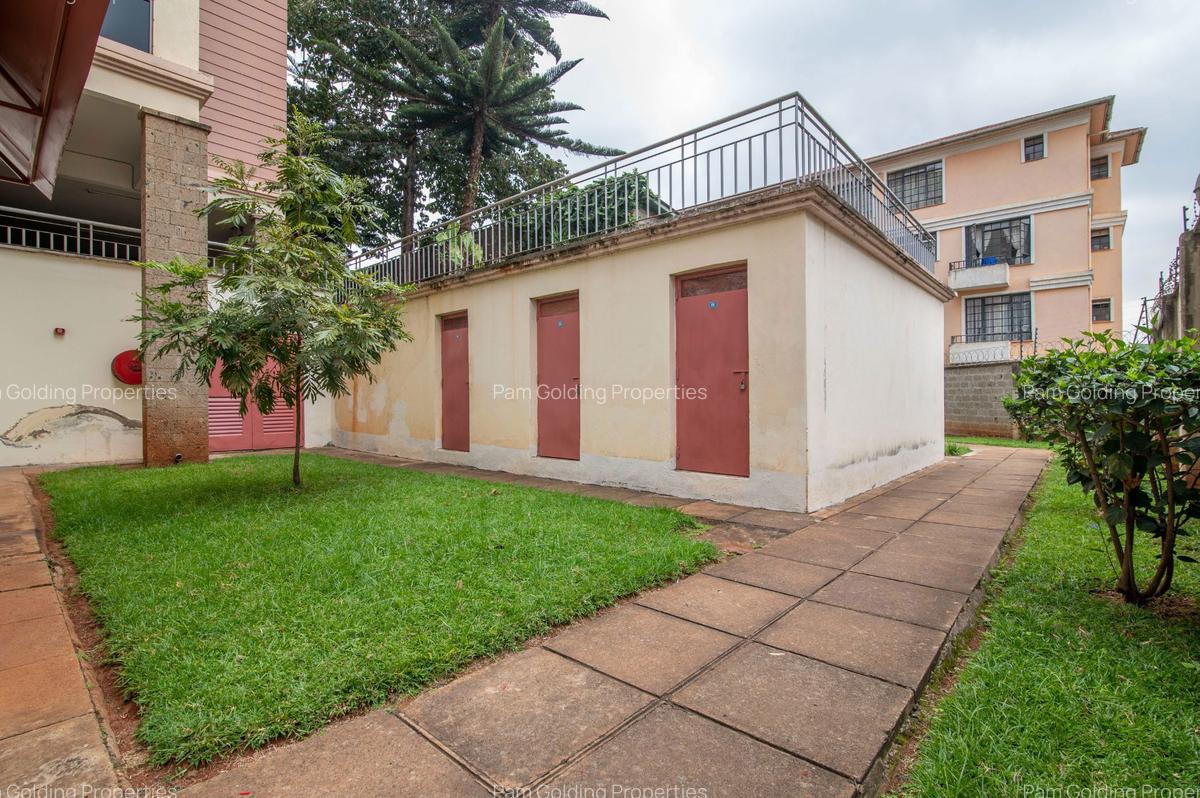 3 Bed Apartment with En Suite at Riverside Drive - 20